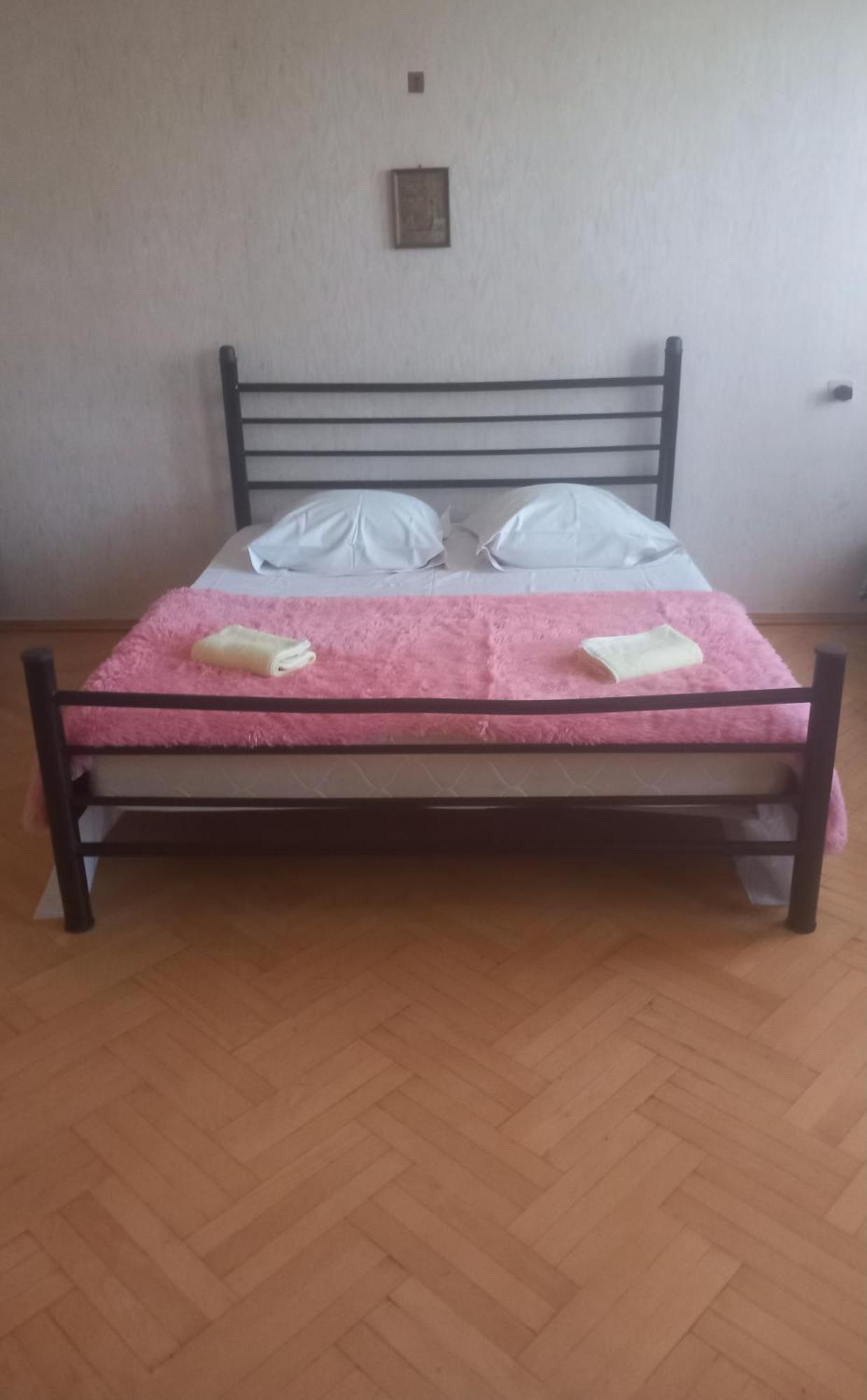 Guli Hotell Gori Exteriör bild