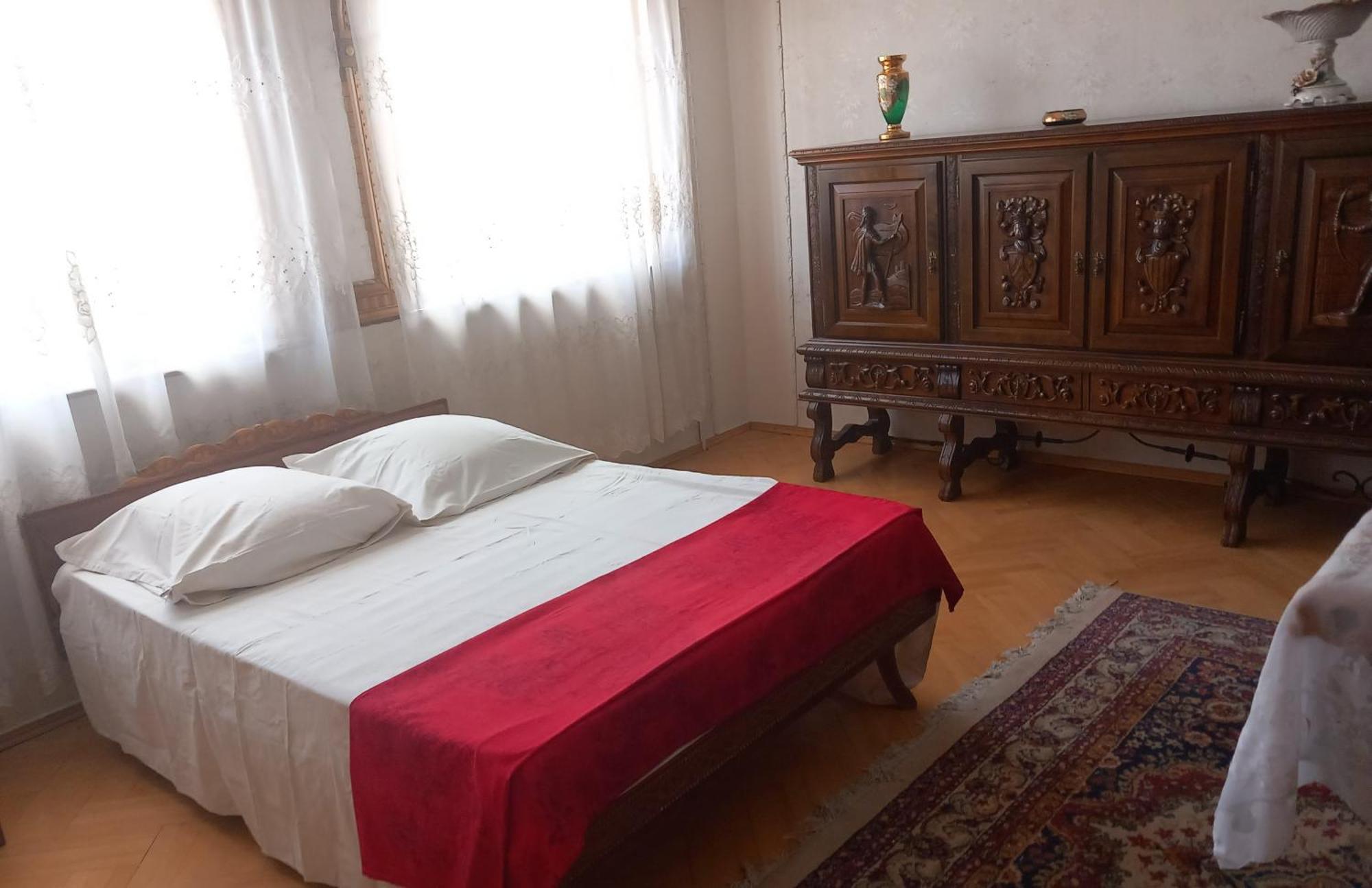 Guli Hotell Gori Exteriör bild