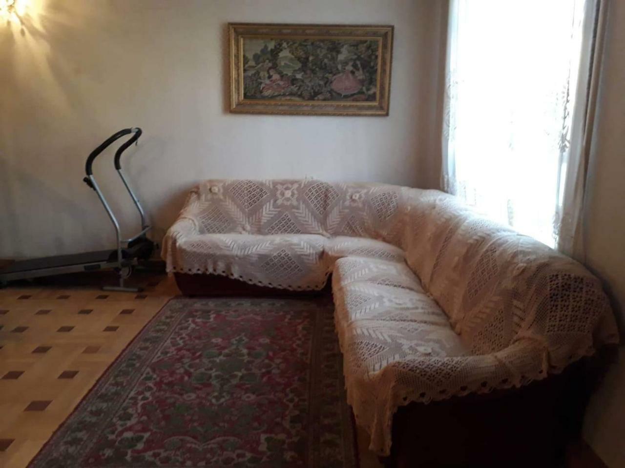 Guli Hotell Gori Exteriör bild