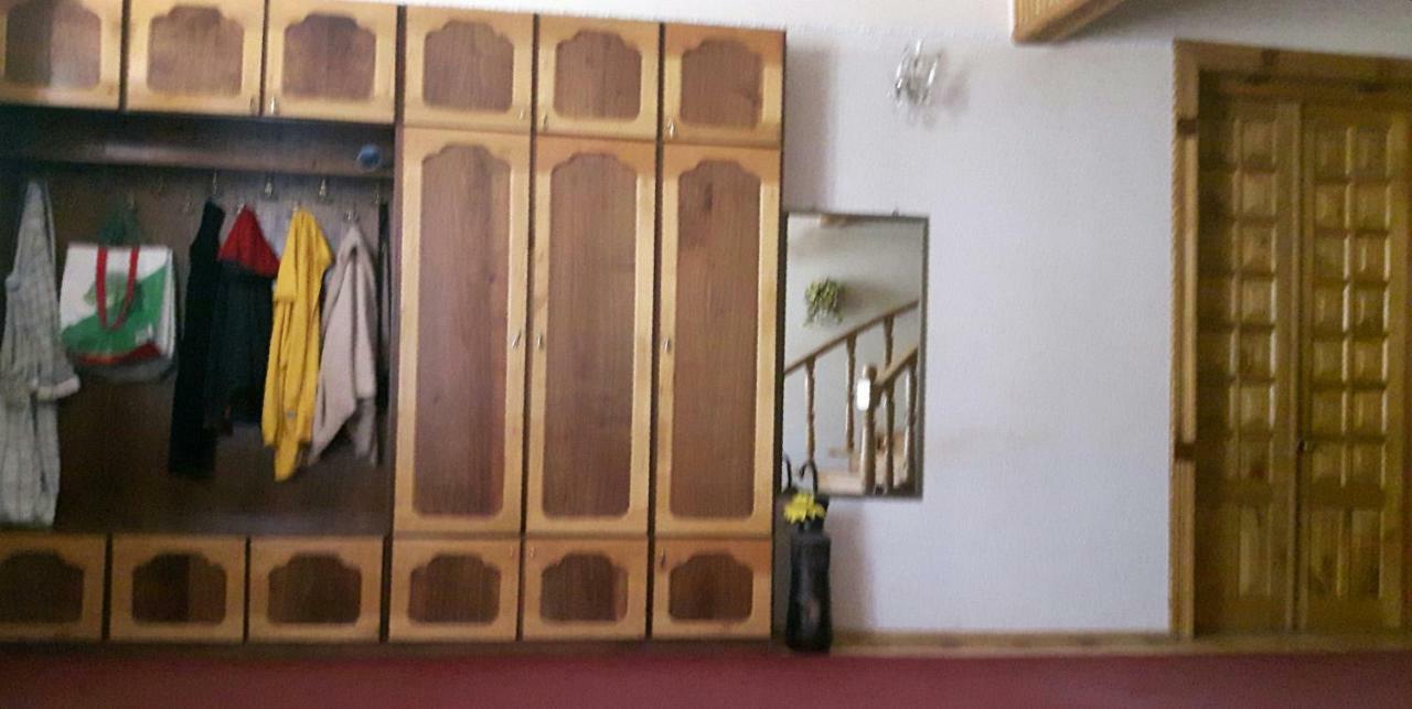 Guli Hotell Gori Exteriör bild